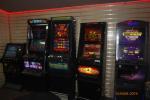 Pomieszczenie z nielegalnymi automatami do gier hazardowych
