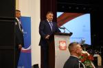 Przy mównicy stoi Minister, Szef KAS Marcin Łoboda