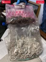 Worek z zatrzymanymi substancjami odurzającymi.