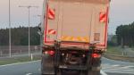 Samochód ciężarowy typu TIR uciekający przed funkcjonariuszami SCS na autostradzie A1.