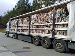 Ciężarówka z nielegalnymi odpadami komunalnymi