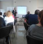 przedsiębiorcy na sali urzędu skarbowego